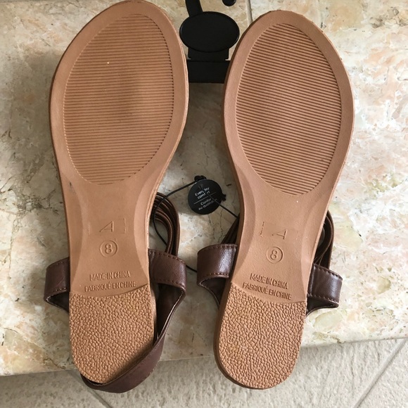 2/20🌻Ardene pretty bling sandal NWT Size 8 - Picture 4 of 4